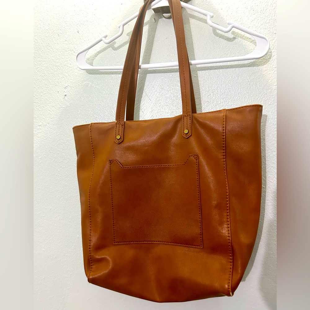 Large brown tote bag, made by Universal Thread